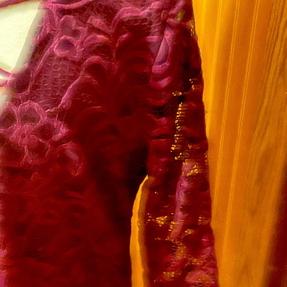 Lace dress - Picture 4 of 4